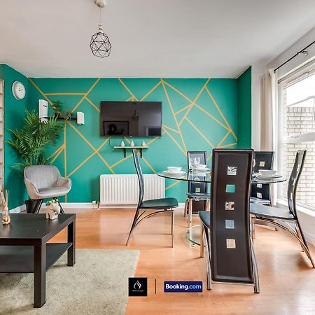 2 Bed House By Boyeilles Apartments Short Lets & Serviced Accommodation Belfast With Balcony & Free Parking Dış mekan fotoğraf