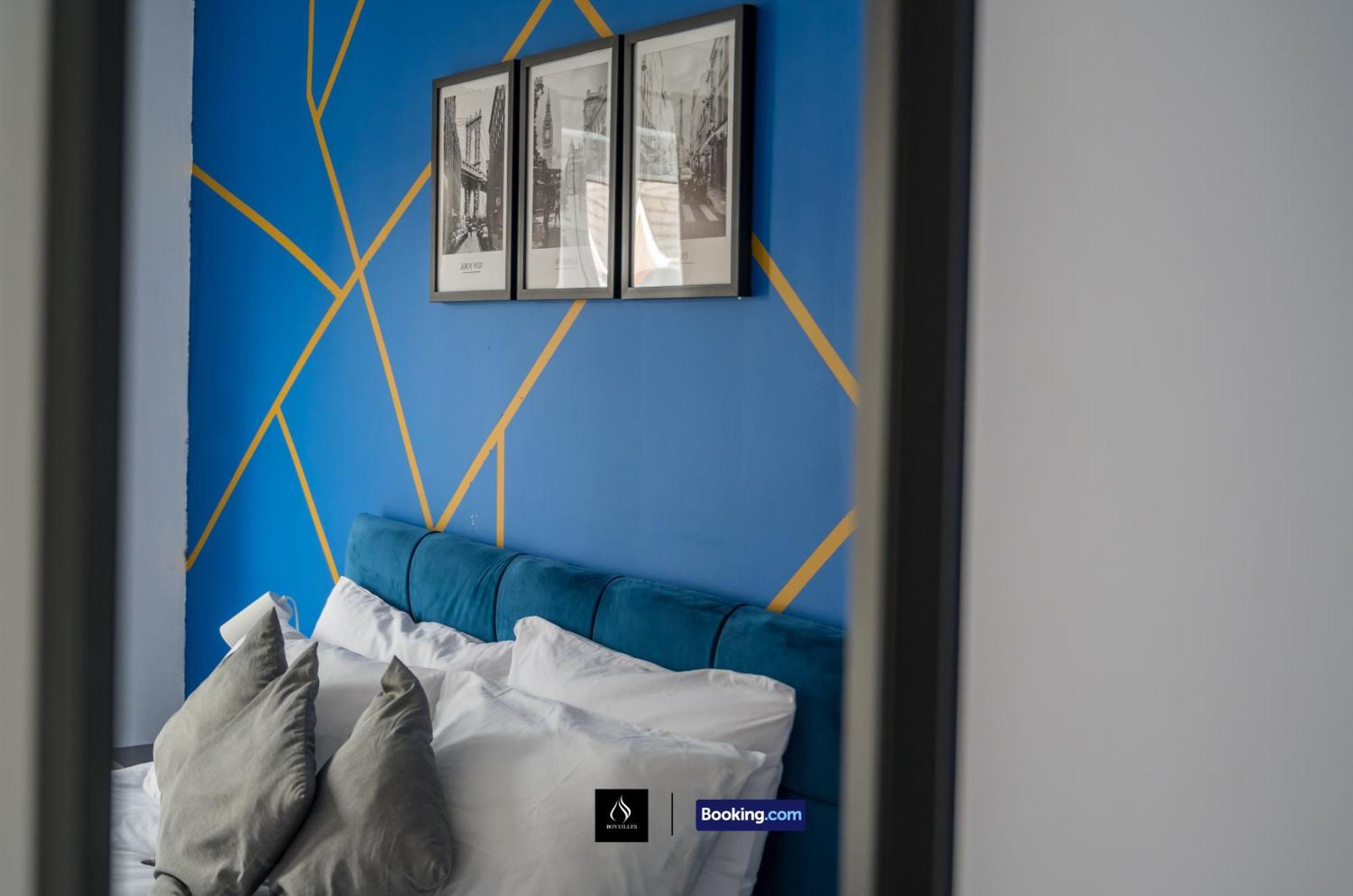 2 Bed House By Boyeilles Apartments Short Lets & Serviced Accommodation Belfast With Balcony & Free Parking Dış mekan fotoğraf